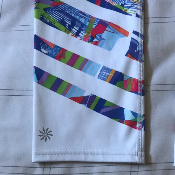 ATHLETA White Colorful Sonar Kaleidoscope Chevron Cropped Leggings Sz M - Picture 5 of 16